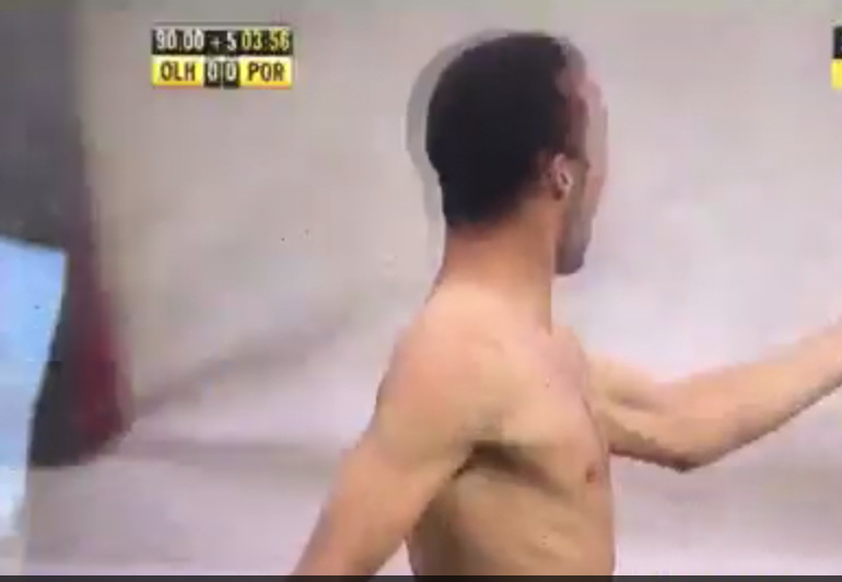 GOLAÇO Fenomenal do Porto B aos 94 minutos na vitória por 1-0
