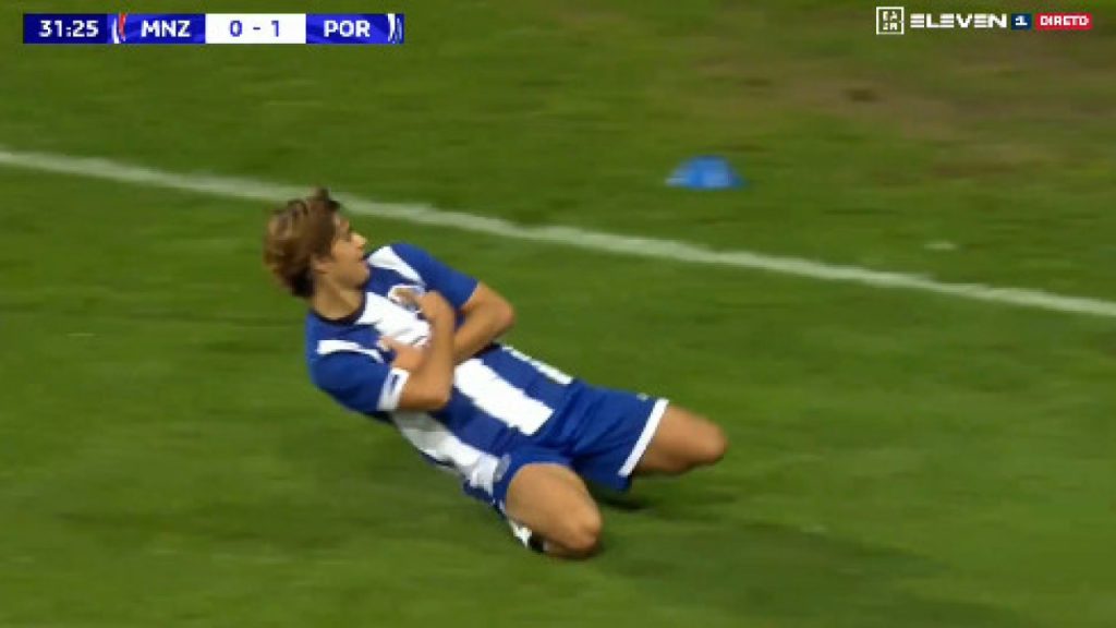 Rodrigo Mora, o ‘mago’. Promessa do FC Porto marca golaço na Youth League