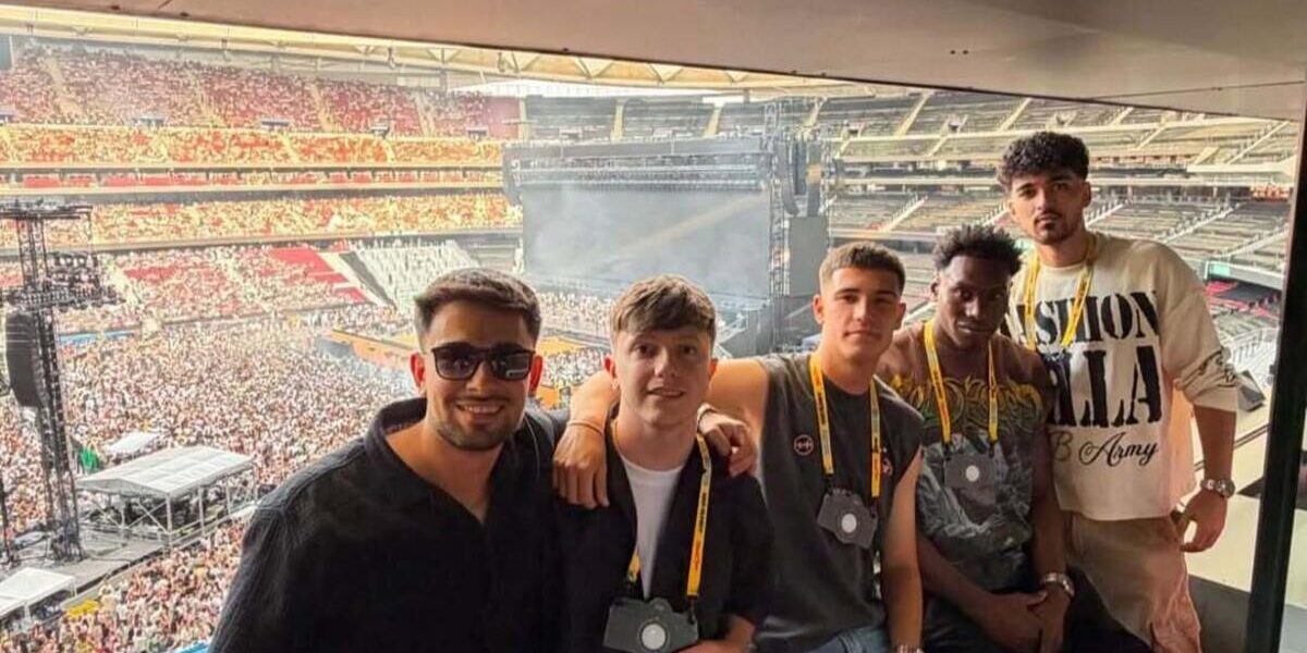 Samu, avançado do FC Porto, assiste a concerto de Bad Bunny em Madrid