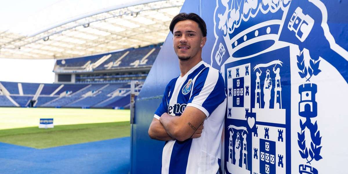 Oficial: Yoan Pereira, campeão do Mundo e da Europa sub-17, renova com o FC Porto até 2031