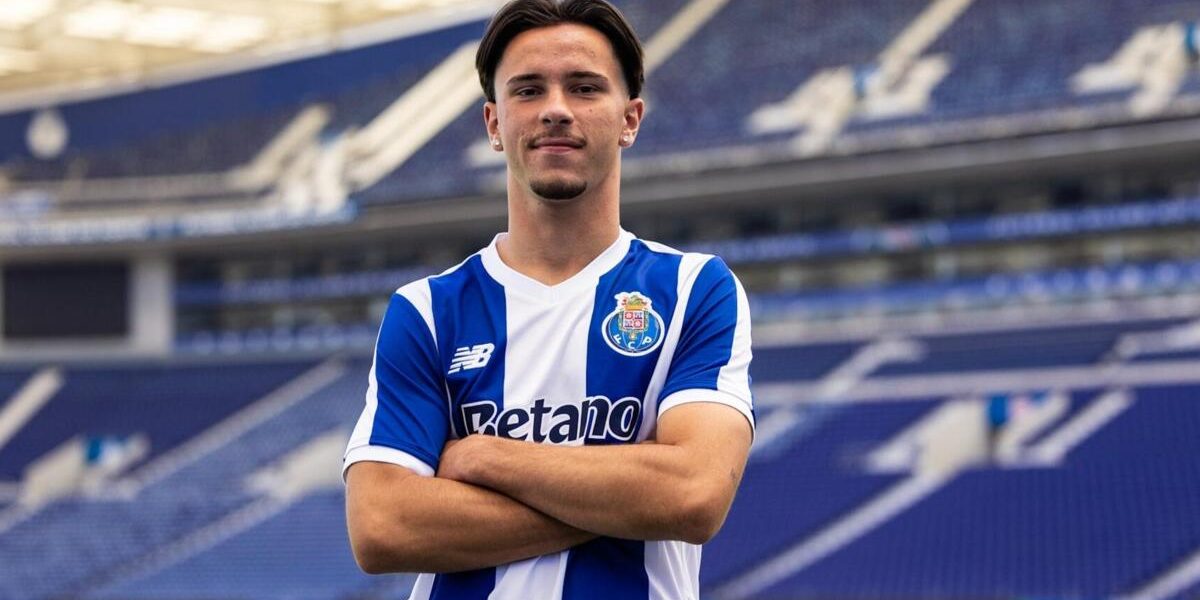 Yoan Pereira renova contrato com o FC Porto até 2031