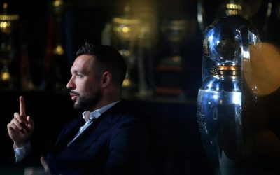 Farioli considera ter superado expectativas ao treinar dois gigantes europeus aos 37 anos
