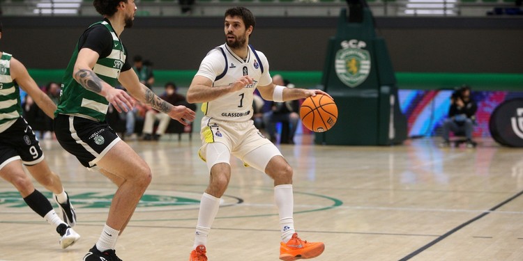 Sporting e FC Porto defrontam-se em Alvalade no Jogo 1 das meias-finais da Liga de Basquetebol