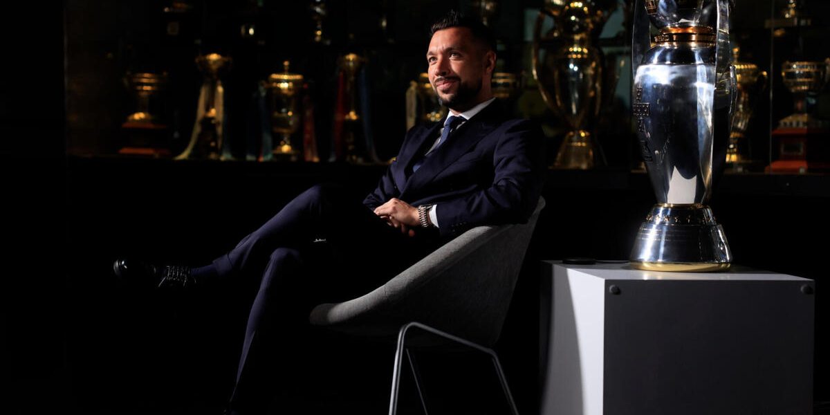 Farioli Exige Máxima Dedicação no Regresso aos Trabalhos no FC Porto