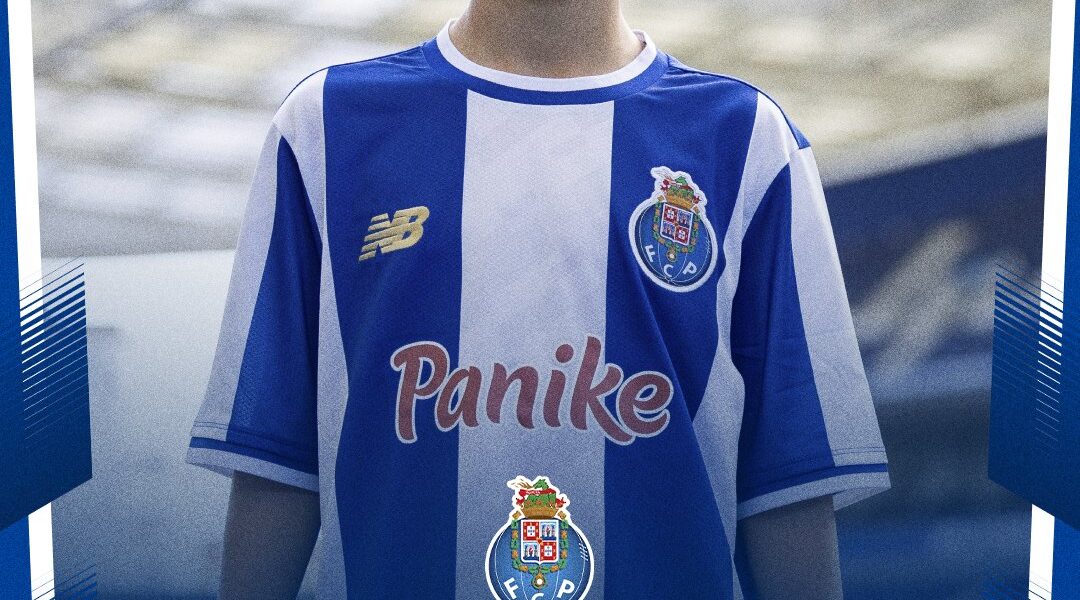 Martim Moreira, médio de 14 anos, assina contrato de formação com o FC Porto