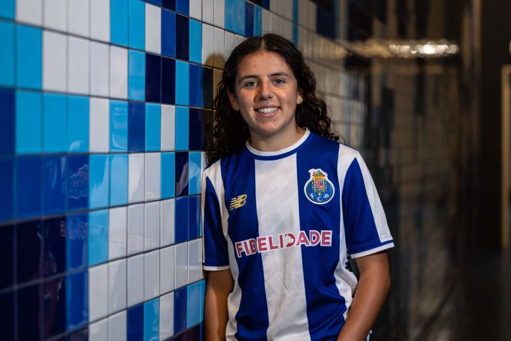 Feminino: Matilde Vaz renova contrato com o FC Porto - Super Portistas - A Voz dos Adeptos do FC Porto