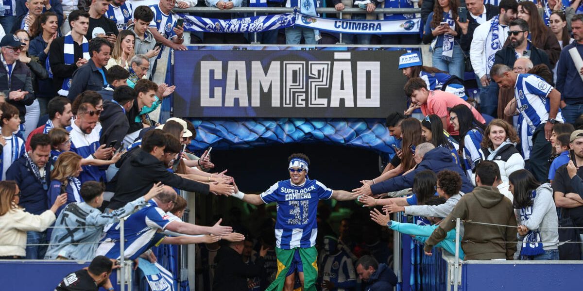 Roma demonstra interesse em Pepê, extremo do FC Porto