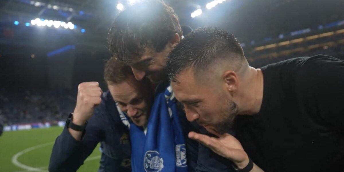 Eustáquio celebra título do FC Porto à distância via videochamada