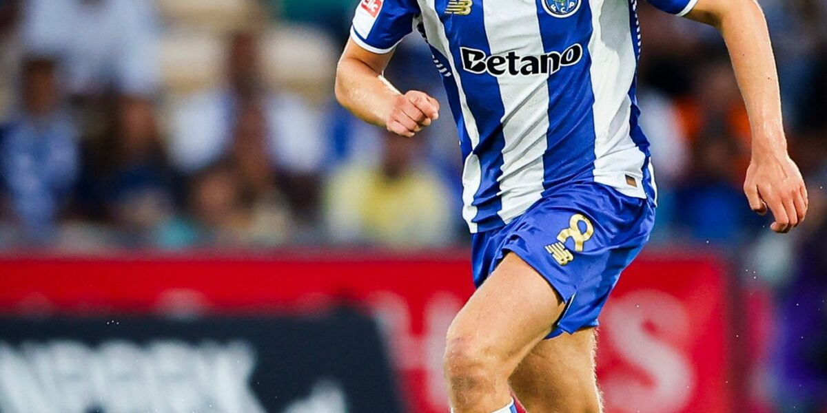 Froholdt na equipa do Ano da Liga
