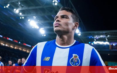 Eixo da defesa do FC Porto fechado sem Thiago Silva