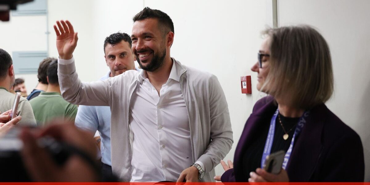 Farioli Exalta a Importância de Thiago Silva no Futebol
