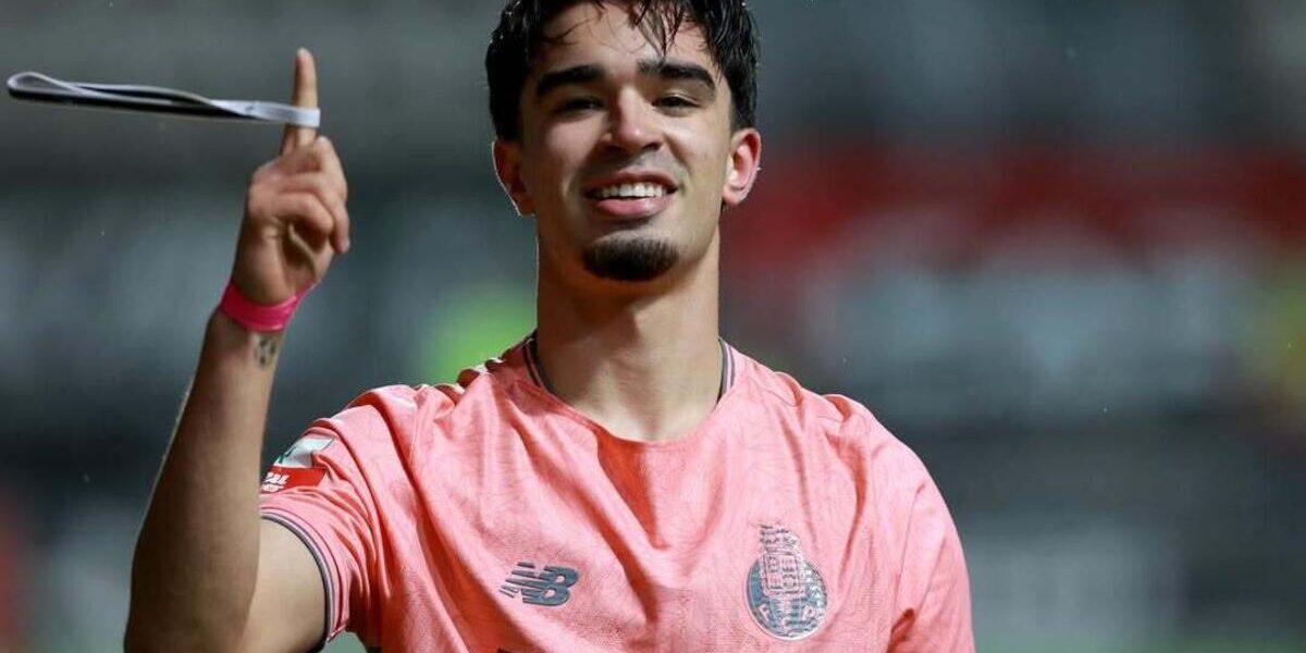 João Brandão Elogia Talentos da Equipa B do FC Porto: Destaque para Mateus Mide, Tiago Silva e Bernardo Lima