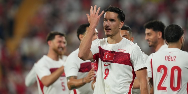 Deniz Gül Marca na Goleada da Turquia Frente à Macedónia do Norte em Preparação para o Mundial 2026