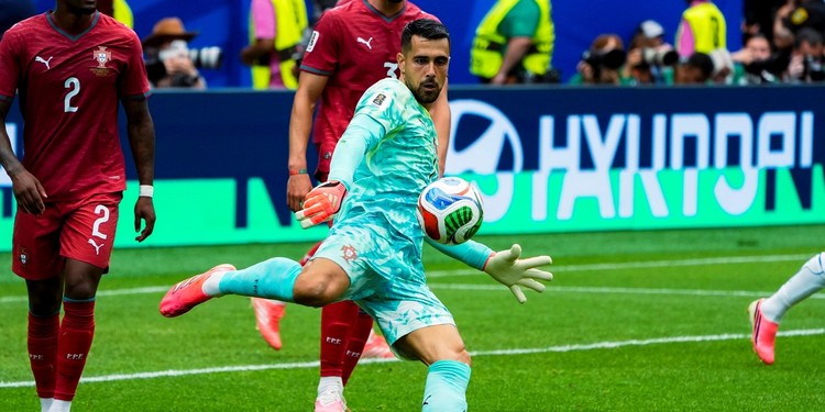 Diogo Costa Brilha e É Eleito MVP no Empate de Portugal com a Colômbia no Mundial 2026