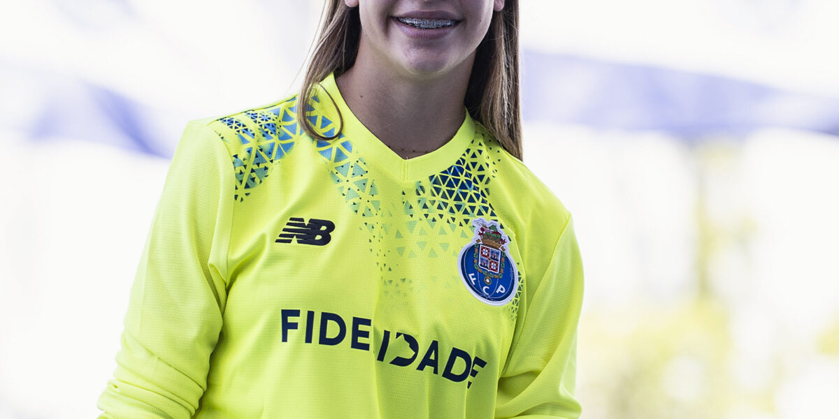 Raquel Cunha Renova Contrato com o FC Porto, Consolidando-se como Promessa Azul e Branca