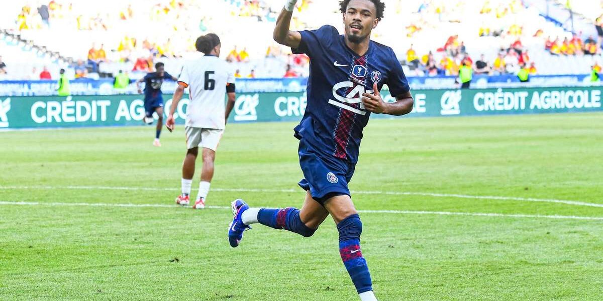 FC Porto e SC Braga disputam Mathis Jangeal, promessa do PSG