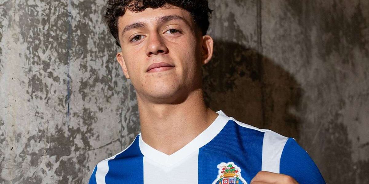 Oficial: FC Porto anuncia renovação de Martim Chelmik até 2031