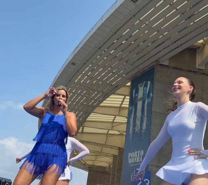 Karyna Anima a Friendzone na Praça do Dragão Antes do Jogo de Apresentação do FC Porto