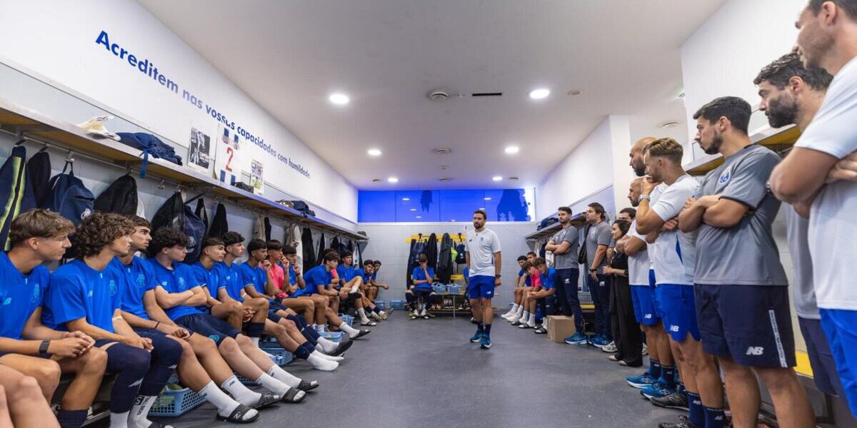 Pré-temporada do FC Porto B arranca com exames médicos e treino no Olival