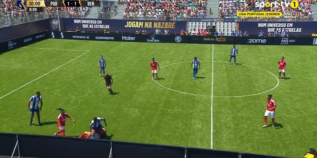 Bis de Jackson Martínez Leva FC Porto Vintage à Final da Liga Portugal Legends