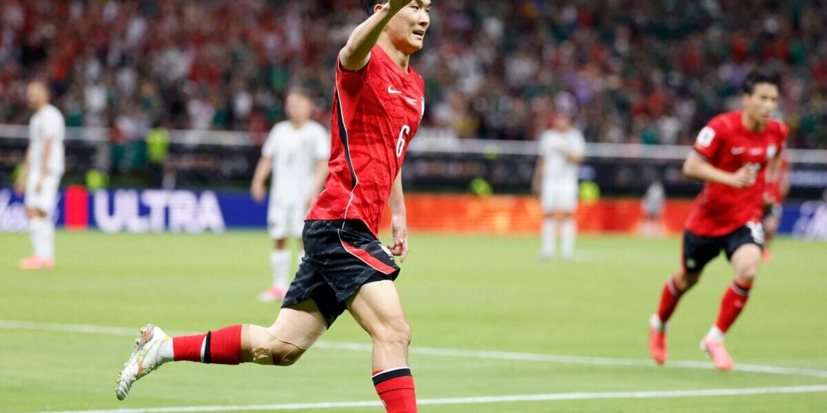 FC Porto Referencia Hwang In-beom, Médio Sul-Coreano do Feyenoord