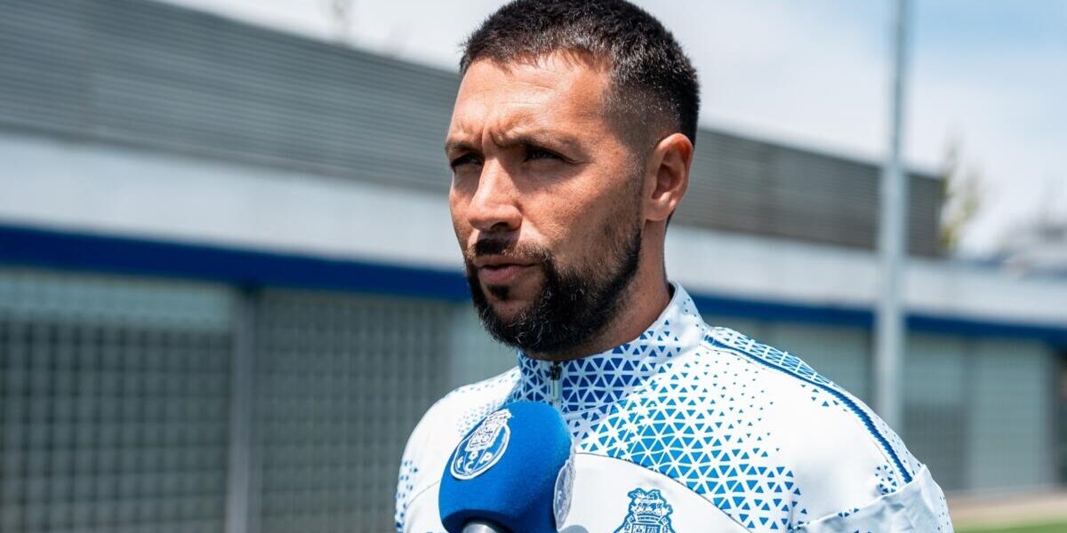 Farioli Antecipa Supertaça como Oportunidade para FC Porto Consolidar Liderança Histórica de Títulos
