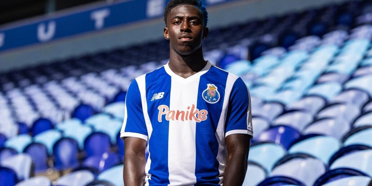 Tcherno Jamanca renova com o FC Porto e cláusula de rescisão ascende a 30 milhões de euros