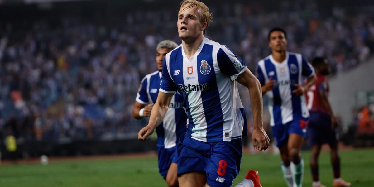 Newcastle reavalia alvos para o meio-campo após esfriar interesse em Morten Frendrup