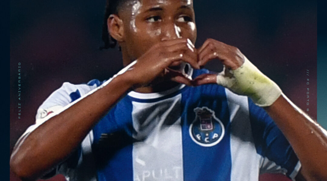 Brayan Caicedo celebra 20.º aniversário no FC Porto B