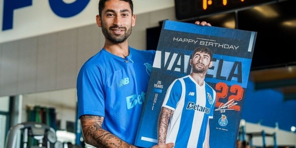 Alan Varela lembra exigência máxima no FC Porto: «Neste clube estamos obrigados a ganhar»