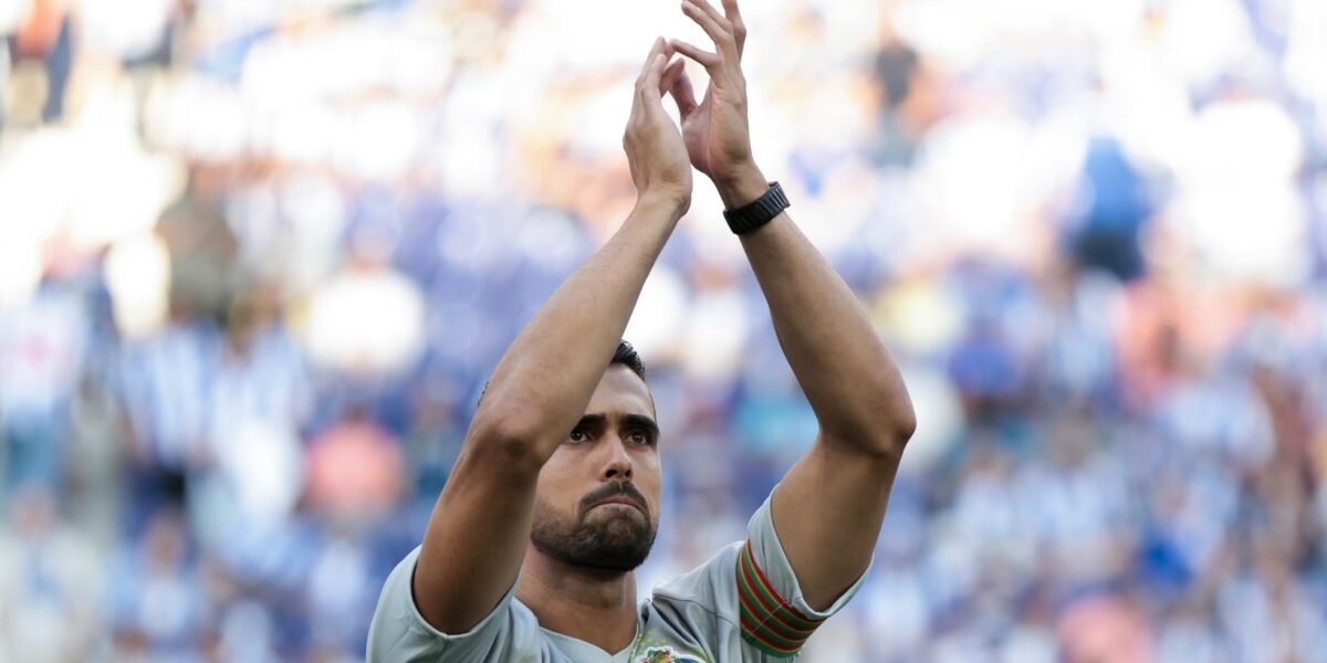 Diogo Costa pede trabalho e crença após desaire do FC Porto com o PSV