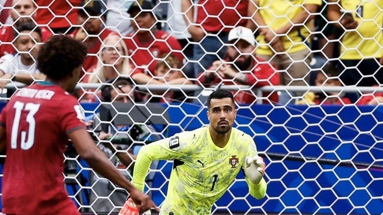 Diogo Costa chega aos 50 jogos por Portugal e derruba marca de Vítor Baía