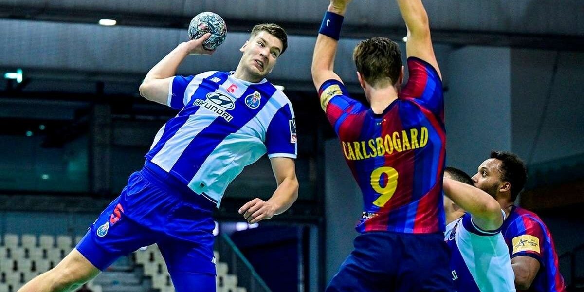 FC Porto cai de pé frente ao colosso Barcelona nas ‘meias’ da Supertaça Ibérica