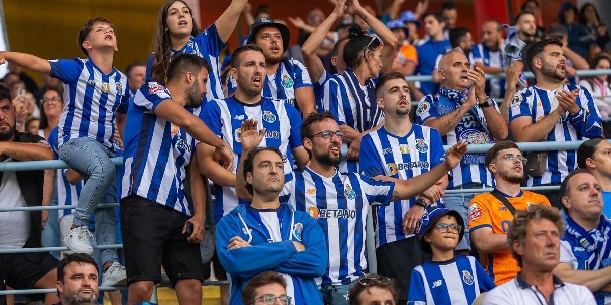 Adeptos do FC Porto Debatem Regresso de Antigos Craques: Otávio ou Luis Díaz?