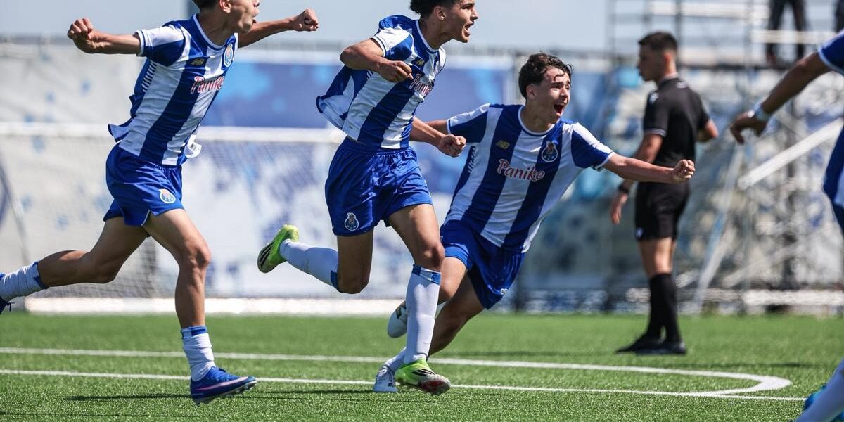 FC Porto a uma vitória do título de sub-15, com pleno na formação à vista