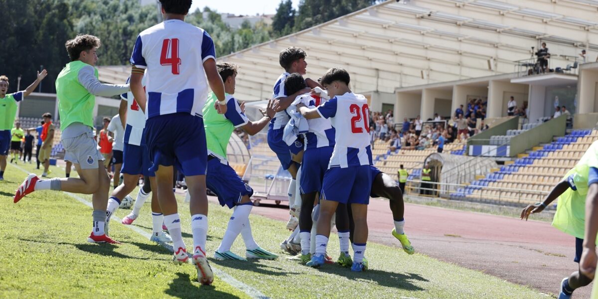 Minuto de Silêncio Marca Jogo de Preparação do FC Porto Sub-15 em Homenagem a Jorge Costa