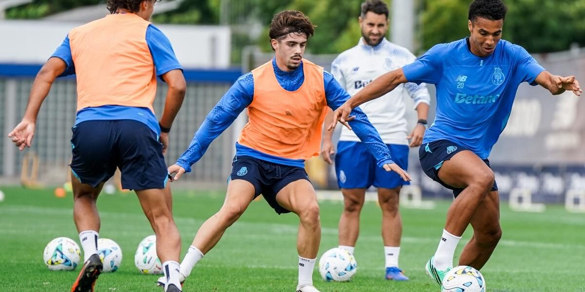 FC Porto junta equipas A e B no Olival e soma baixa vinda da seleção