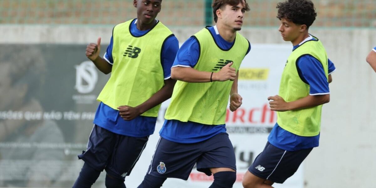 Equipa Sub-17 do FC Porto Inicia Pré-Época com 29 Jogadores em Crestuma