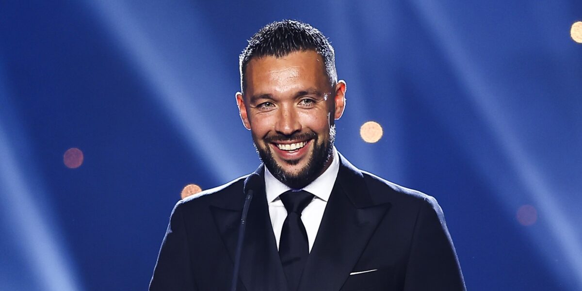 Ouro no peito do obreiro do 31: Francesco Farioli eleito Treinador do Ano nos Dragões de Ouro