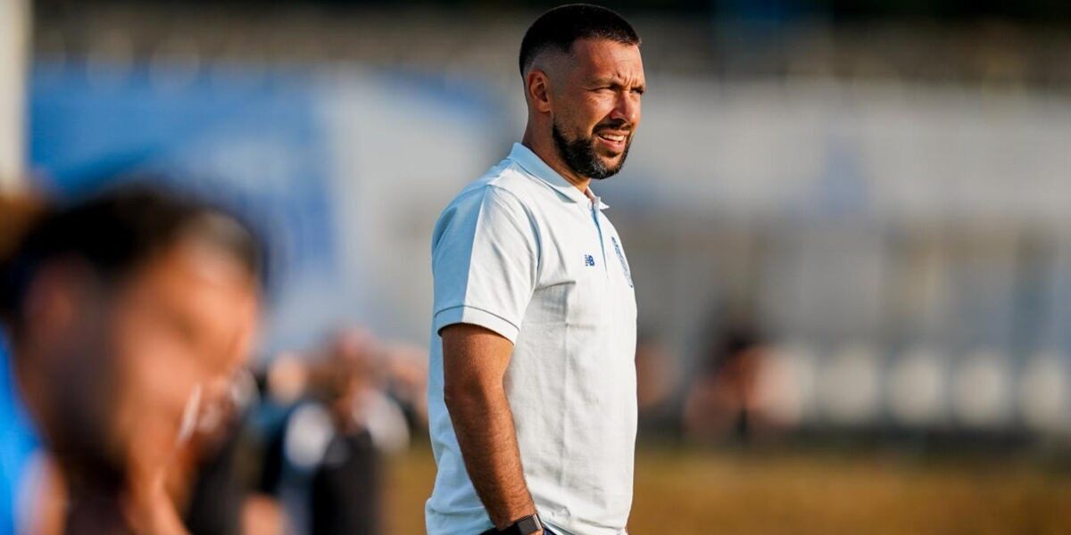 Farioli Intensifica União e Competitividade no Estágio do FC Porto em Inglaterra