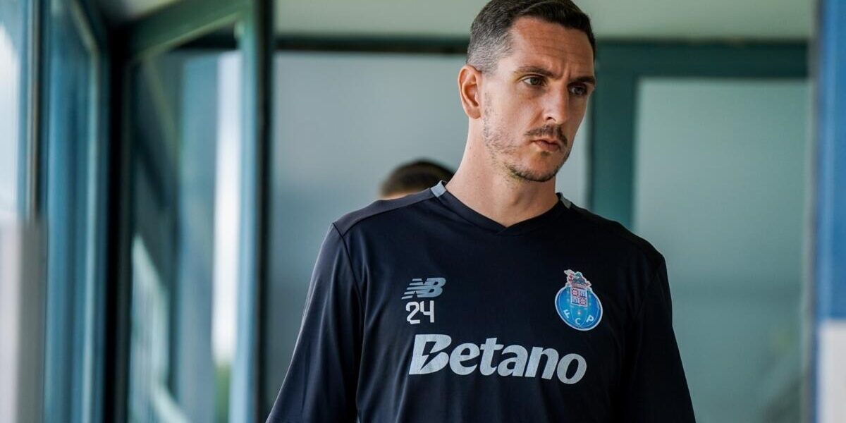 João Costa: “Não me recordo de uma festa tão grande como esta” – Guarda-redes do FC Porto celebra título e recorda Jorge Costa