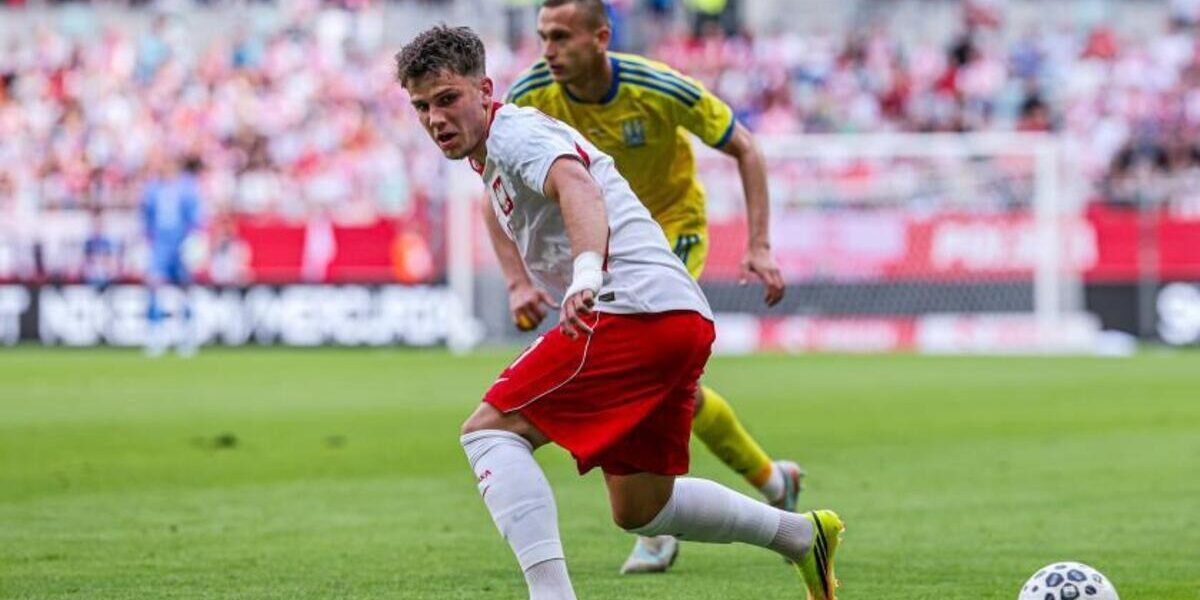 Oskar Pietuszewski chamado de urgência à seleção da Polónia