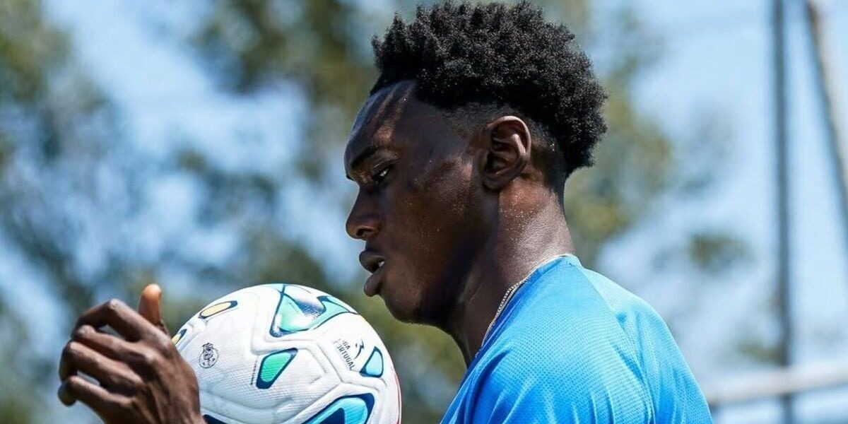 Samu integra estágio do FC Porto em Inglaterra apesar de recuperação em curso