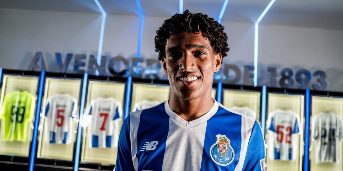 Souza radiante na estreia pelo FC Porto: «Camisola linda e maravilhosa»