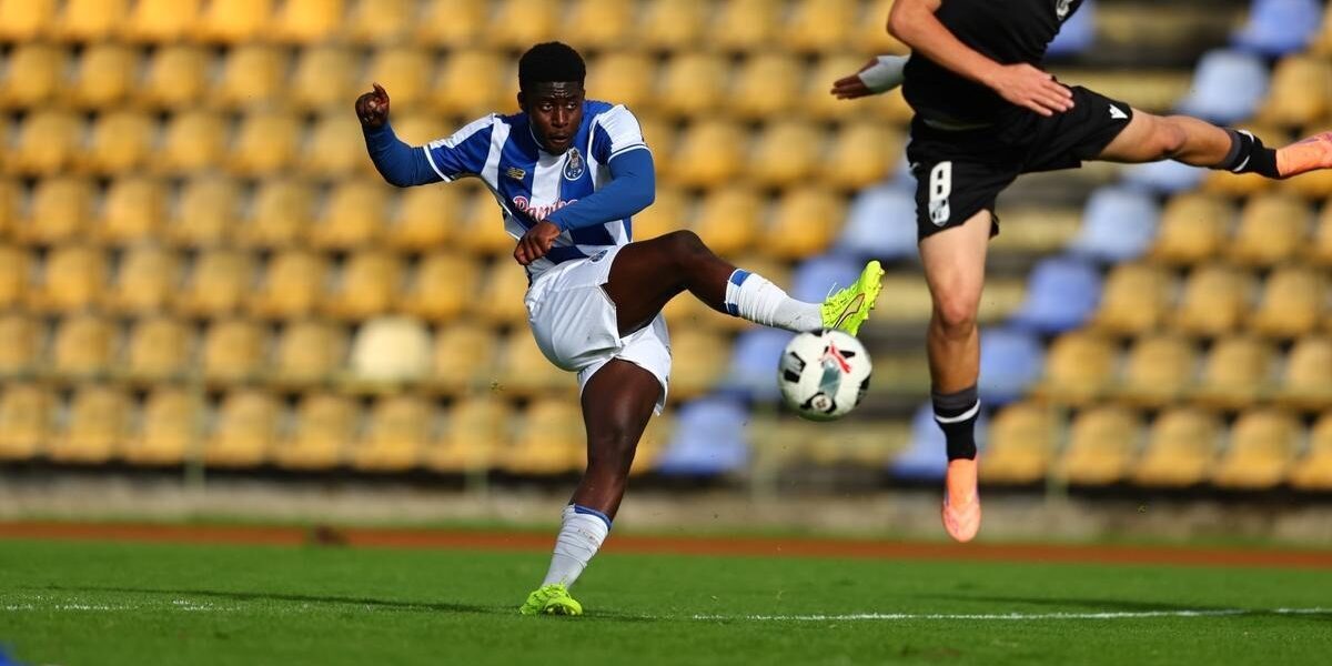FC Porto: Tcherno Jamanca, goleador dos sub-17, cobiçado por três seleções